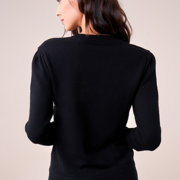 NWT Cut Out Shoulder Sweater - Picture 5 of 7